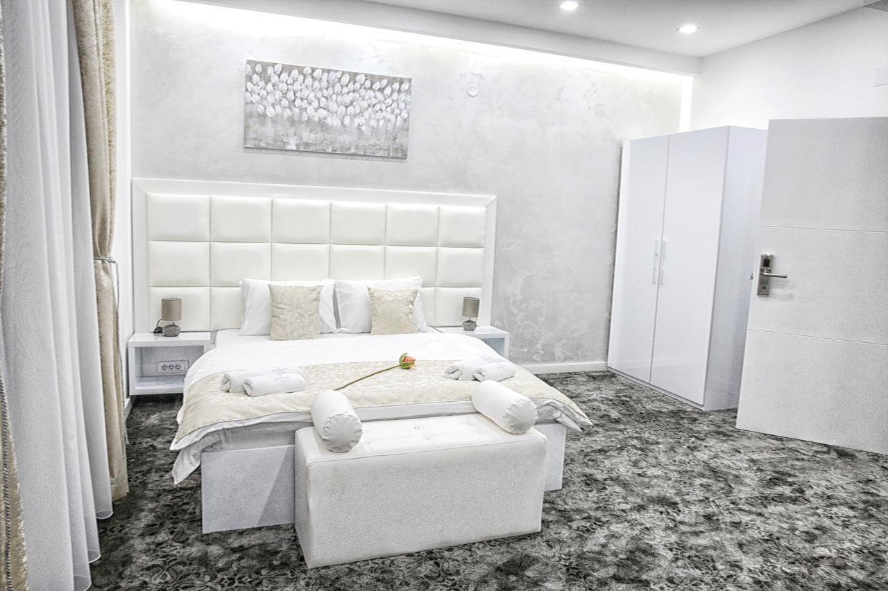 Sunny Hill Garden Bed & Breakfast Stara Pazova Exterior foto