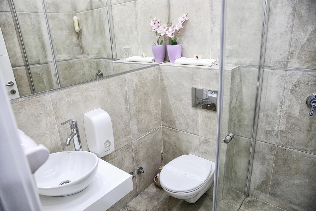Sunny Hill Garden Bed & Breakfast Stara Pazova Exterior foto